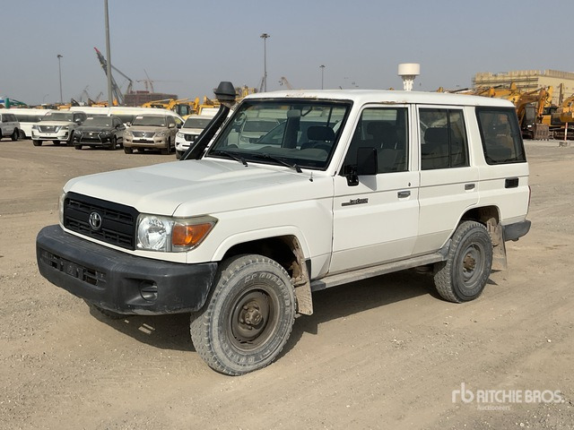 2018 Toyota Land Cruiser 76L 4x4 SUV - SUV: bild 1 2018 Toyota Land Cruiser 76L 4x4 SUV - SUV: bild 1