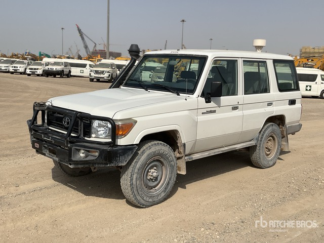 2019 Toyota Land Cruiser 76L 4x4 SUV - SUV: bild 2 2019 Toyota Land Cruiser 76L 4x4 SUV - SUV: bild 2