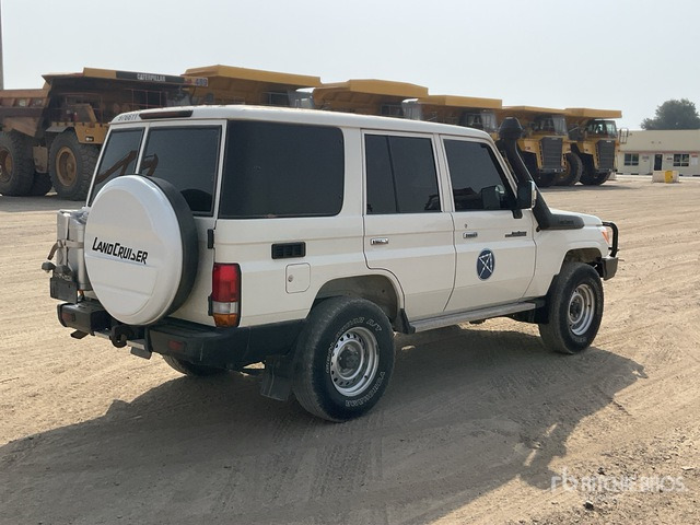 2021 Toyota Land Cruiser 76L 4x4 SUV - SUV: bild 4 2021 Toyota Land Cruiser 76L 4x4 SUV - SUV: bild 4