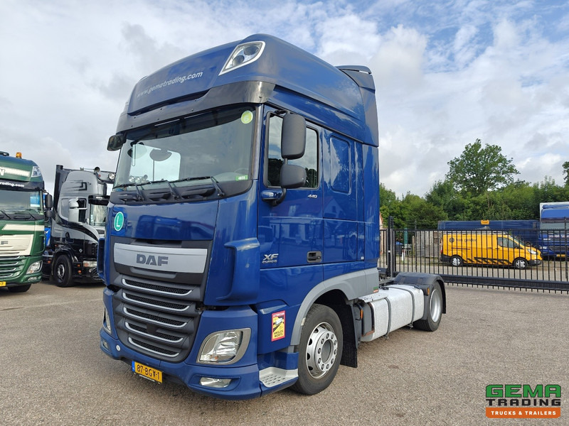 DAF XF 440 FT 4x2 SuperSpaceCab Euro6A - MEGA - Retarder - HandGeschakeld - 283.000KM! - Dragbil: bild 1 DAF XF 440 FT 4x2 SuperSpaceCab Euro6A - MEGA - Retarder - HandGeschakeld - 283.000KM! - Dragbil: bild 1