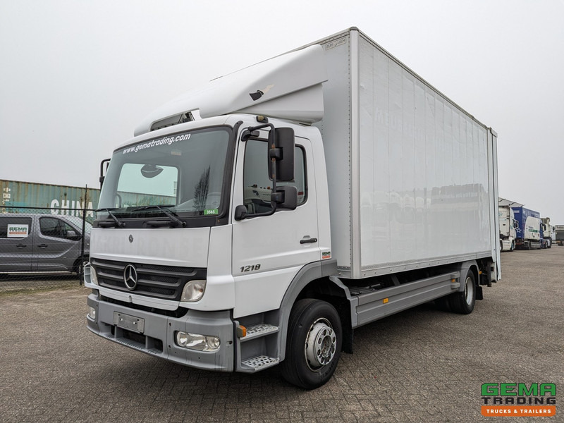 Mercedes-Benz Atego 1218 4x2 Dagcab Euro3 12T - Geslotenbak 6.2m - Portaallift - Hydr. steunpoten - Verhuiswagen - Lastbil med skåp: bild 1 Mercedes-Benz Atego 1218 4x2 Dagcab Euro3 12T - Geslotenbak 6.2m - Portaallift - Hydr. steunpoten - Verhuiswagen - Lastbil med skåp: bild 1