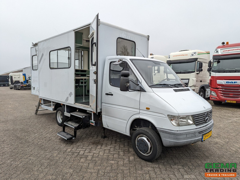 Mercedes-Benz 400-serie 410 D 4x2 Euro2 - Mobiel Kantoor - Standkachel - Hydr. Steunpoten - Eigen Accu's - 26.000KM Origineel - MARGE - Transportbil: bild 3 Mercedes-Benz 400-serie 410 D 4x2 Euro2 - Mobiel Kantoor - Standkachel - Hydr. Steunpoten - Eigen Accu's - 26.000KM Origineel - MARGE - Transportbil: bild 3