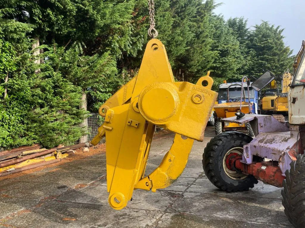 CAT Caterpillar Ripper compatible with D7R and D7H R CAT Ripper compatible with D7R and D7H Ripper compat - Tjälkrok för Byggmaskiner: bild 2 CAT Caterpillar Ripper compatible with D7R and D7H R CAT Ripper compatible with D7R and D7H Ripper compat - Tjälkrok för Byggmaskiner: bild 2