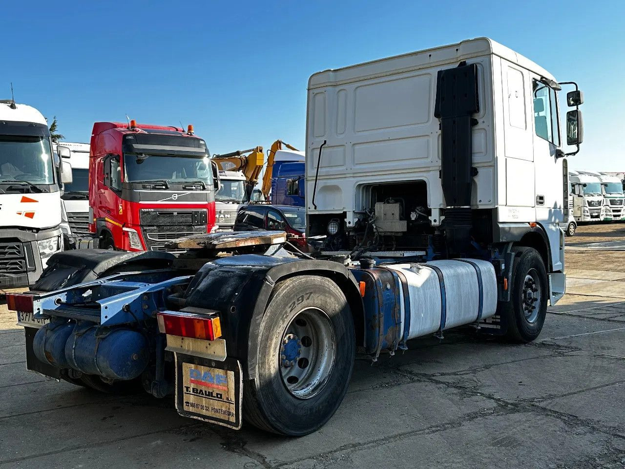 DAF XF 95.380 4X2 Tractor-unit Spring/Air ZF Manual DAF XF 95.380 4X2 Tractor-unit Spring/Air ZF Manual - Dragbil: bild 4 DAF XF 95.380 4X2 Tractor-unit Spring/Air ZF Manual DAF XF 95.380 4X2 Tractor-unit Spring/Air ZF Manual - Dragbil: bild 4