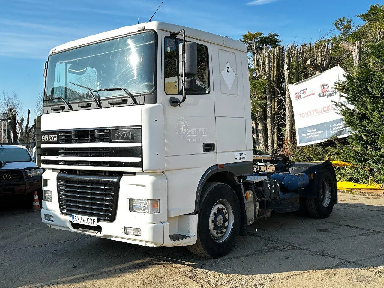 DAF XF 95.380 4X2 Tractor-unit Spring/Air ZF Manual DAF XF 95.380 4X2 Tractor-unit Spring/Air ZF Manual - Dragbil: bild 2 DAF XF 95.380 4X2 Tractor-unit Spring/Air ZF Manual DAF XF 95.380 4X2 Tractor-unit Spring/Air ZF Manual - Dragbil: bild 2