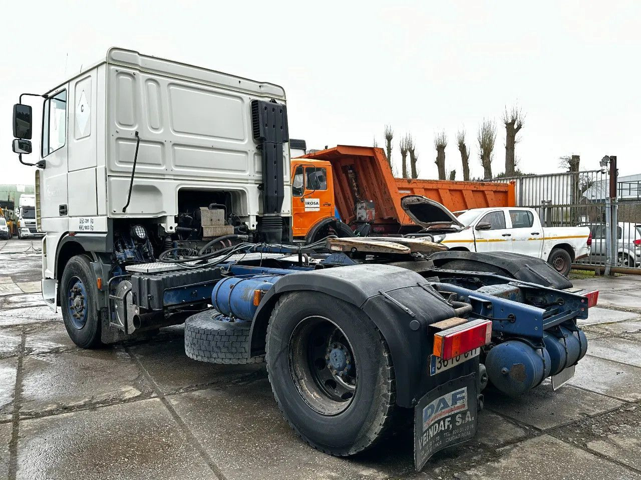 DAF XF 95.380 4X2 Tractor-unit Spring/Air ZF Manual DAF XF 95.380 4X2 Tractor-unit Spring/Air ZF Manual - Dragbil: bild 3 DAF XF 95.380 4X2 Tractor-unit Spring/Air ZF Manual DAF XF 95.380 4X2 Tractor-unit Spring/Air ZF Manual - Dragbil: bild 3