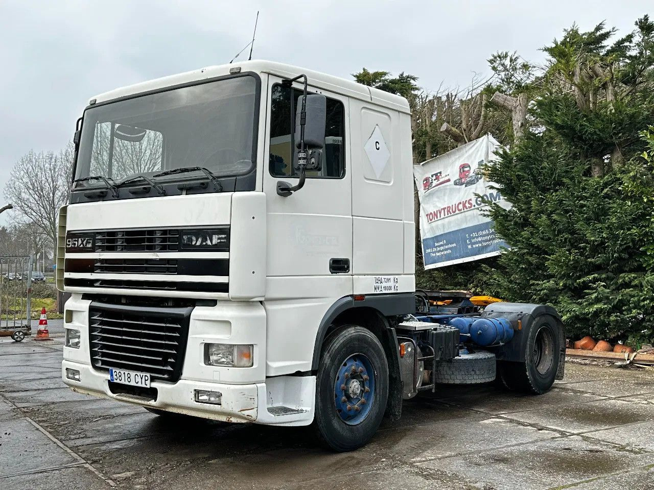 DAF XF 95.380 4X2 Tractor-unit Spring/Air ZF Manual DAF XF 95.380 4X2 Tractor-unit Spring/Air ZF Manual - Dragbil: bild 2 DAF XF 95.380 4X2 Tractor-unit Spring/Air ZF Manual DAF XF 95.380 4X2 Tractor-unit Spring/Air ZF Manual - Dragbil: bild 2