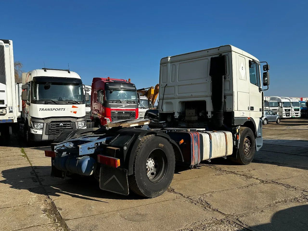 DAF XF 95.380 4X2 Tractor-unit Spring/Air ZF Manual DAF XF 95.380 4X2 Tractor-unit Spring/Air ZF Manual - Dragbil: bild 4 DAF XF 95.380 4X2 Tractor-unit Spring/Air ZF Manual DAF XF 95.380 4X2 Tractor-unit Spring/Air ZF Manual - Dragbil: bild 4