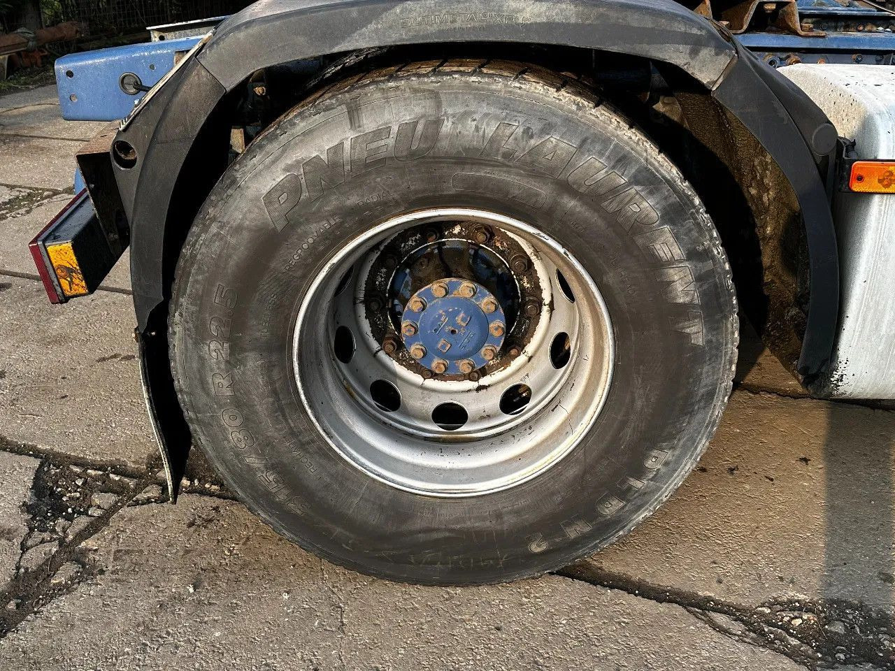 DAF XF 95.380 4X2 Tractor-unit Spring/Air ZF Manual DAF XF 95.380 4X2 Tractor-unit Spring/Air ZF Manual - Dragbil: bild 5 DAF XF 95.380 4X2 Tractor-unit Spring/Air ZF Manual DAF XF 95.380 4X2 Tractor-unit Spring/Air ZF Manual - Dragbil: bild 5