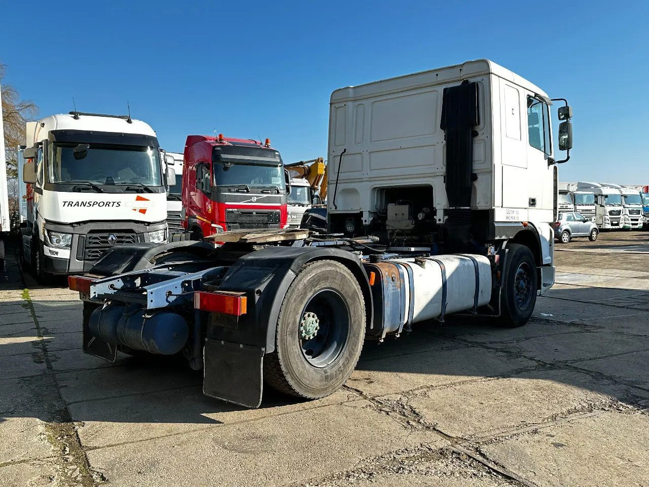 DAF XF 95.380 4X2 Tractor-unit Spring/Air ZF Manual DAF XF 95.380 4X2 Tractor-unit Spring/Air ZF Manual - Dragbil: bild 4 DAF XF 95.380 4X2 Tractor-unit Spring/Air ZF Manual DAF XF 95.380 4X2 Tractor-unit Spring/Air ZF Manual - Dragbil: bild 4