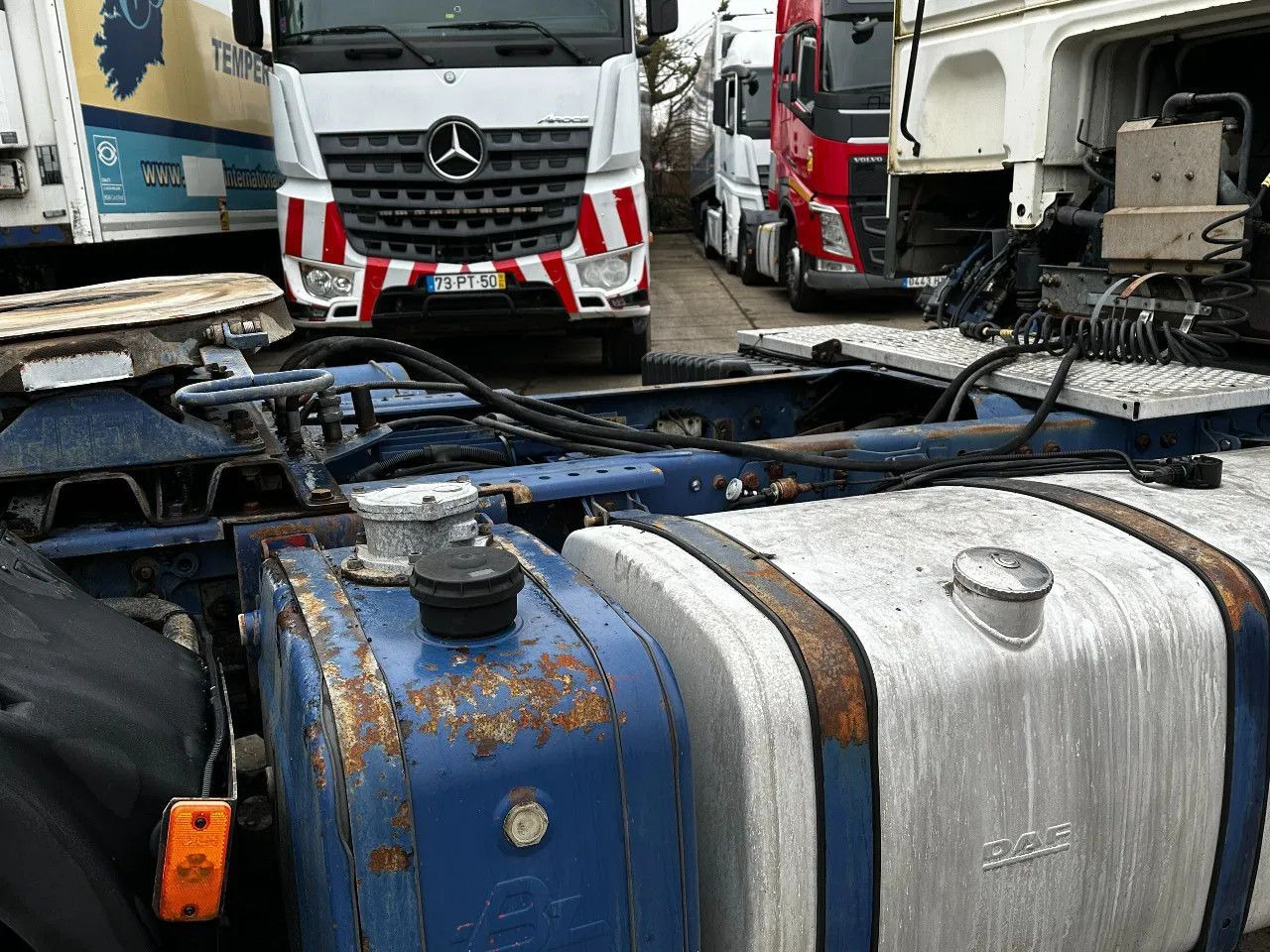 DAF XF 95.380 4X2 Tractor-unit Spring/Air ZF Manual DAF XF 95.380 4X2 Tractor-unit Spring/Air ZF Manual - Dragbil: bild 5 DAF XF 95.380 4X2 Tractor-unit Spring/Air ZF Manual DAF XF 95.380 4X2 Tractor-unit Spring/Air ZF Manual - Dragbil: bild 5