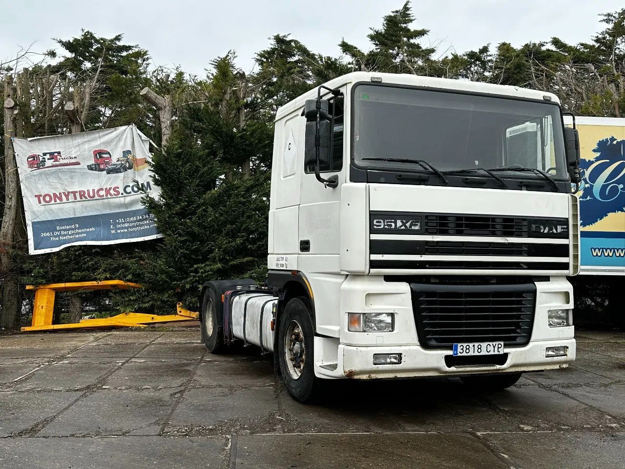 DAF XF 95.380 4X2 Tractor-unit Spring/Air ZF Manual DAF XF 95.380 4X2 Tractor-unit Spring/Air ZF Manual - Dragbil: bild 1 DAF XF 95.380 4X2 Tractor-unit Spring/Air ZF Manual DAF XF 95.380 4X2 Tractor-unit Spring/Air ZF Manual - Dragbil: bild 1