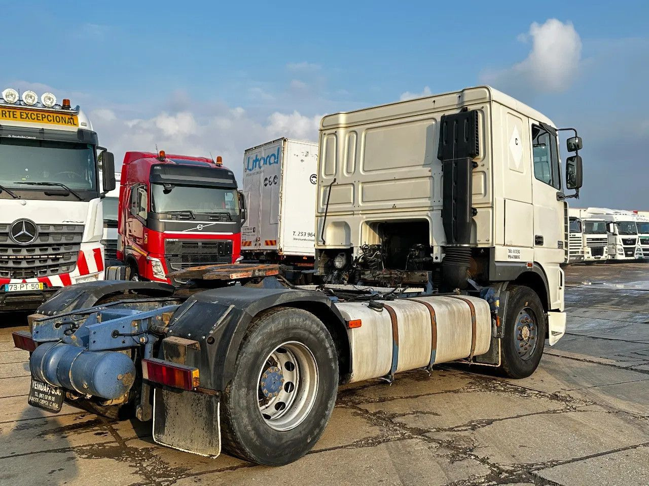 DAF XF 95.380 4X2 Tractor-unit Spring/Air ZF Manual DAF XF 95.380 4X2 Tractor-unit Spring/Air ZF Manual - Dragbil: bild 4 DAF XF 95.380 4X2 Tractor-unit Spring/Air ZF Manual DAF XF 95.380 4X2 Tractor-unit Spring/Air ZF Manual - Dragbil: bild 4