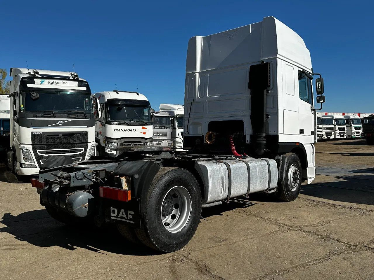 DAF XF 95.480 4X2 Tractor-unit Spring/Air ZF Manual - Dragbil: bild 4 DAF XF 95.480 4X2 Tractor-unit Spring/Air ZF Manual - Dragbil: bild 4