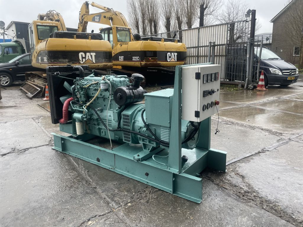 Perkins 85 KVA Generator 3 Phase Perkins 85 KVA Generator 3 Phase - Elgenerator: bild 3 Perkins 85 KVA Generator 3 Phase Perkins 85 KVA Generator 3 Phase - Elgenerator: bild 3