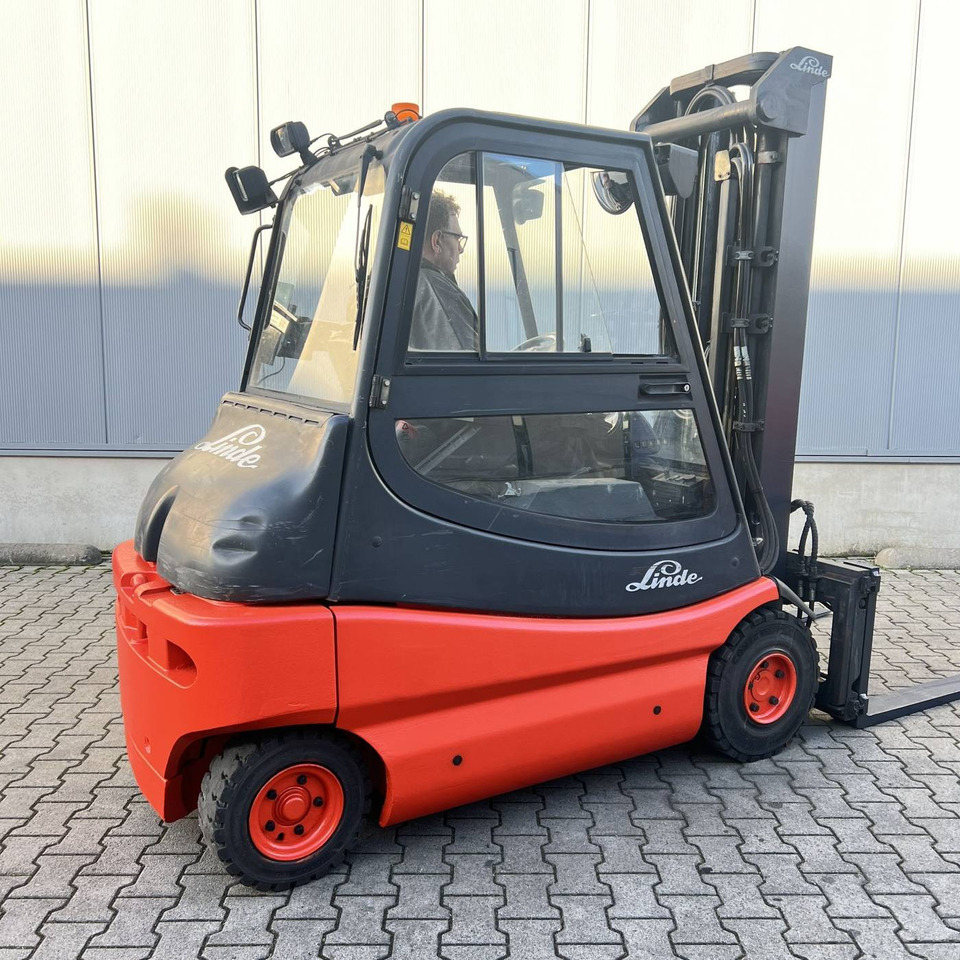 Linde E30 (336-02) - Eltruck: bild 3 Linde E30 (336-02) - Eltruck: bild 3