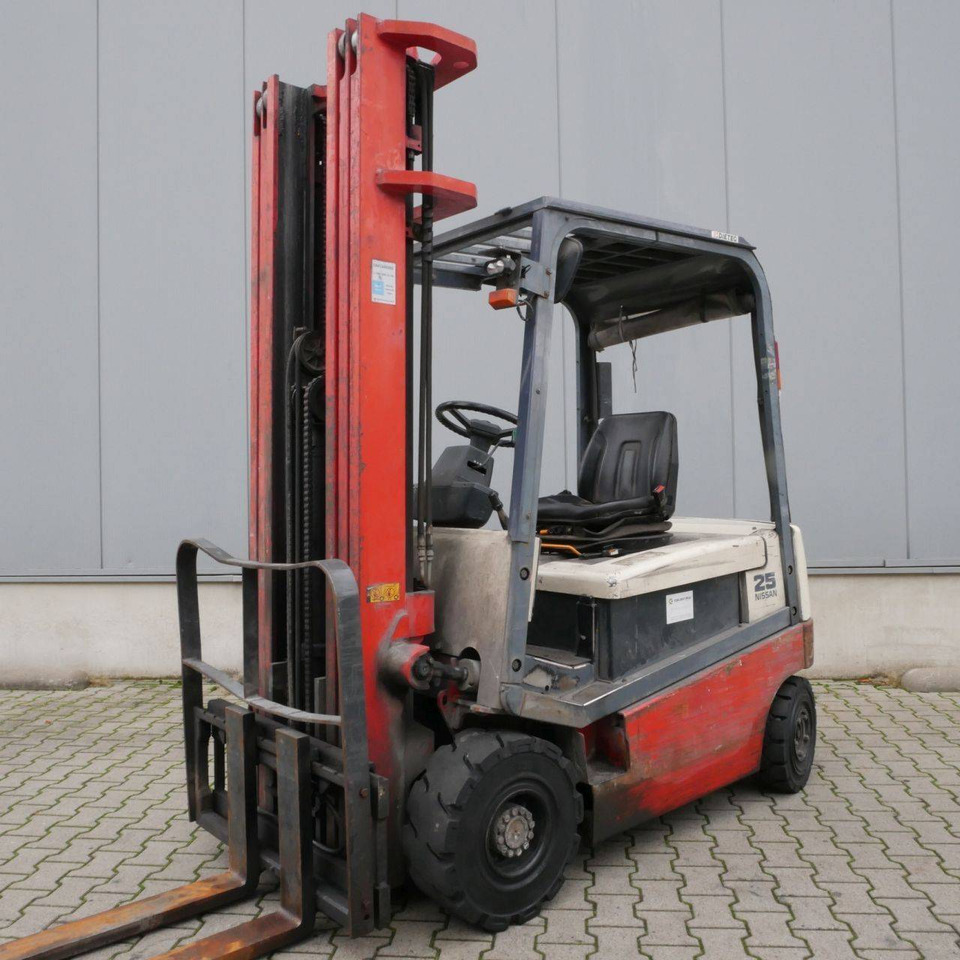 Nissan QX25 (Q02L25CU) - Eltruck: bild 1 Nissan QX25 (Q02L25CU) - Eltruck: bild 1