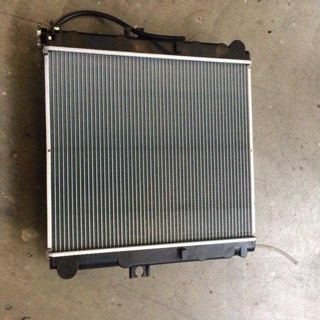 Radiator for Caterpillar - Kylare för Materialhanteringsutrustning: bild 1 Radiator for Caterpillar - Kylare för Materialhanteringsutrustning: bild 1