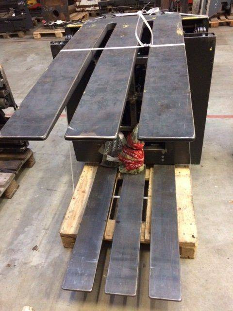 Stabau Rotator180° Pallet inverter with load pusher - Tillbehör: bild 1 Stabau Rotator180° Pallet inverter with load pusher - Tillbehör: bild 1