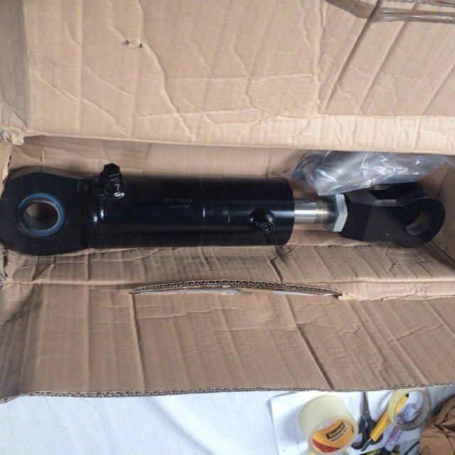 Tilt cylinder complete for Caterpillar - Hydraulcylinder för Materialhanteringsutrustning: bild 1 Tilt cylinder complete for Caterpillar - Hydraulcylinder för Materialhanteringsutrustning: bild 1