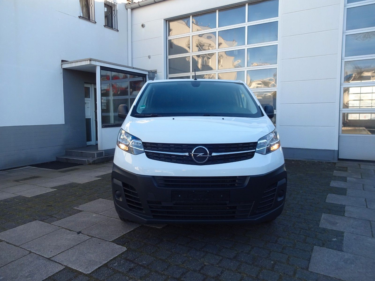 Opel Vivaro Kasten Edition M, L1H1, Klima, PDC - Persontransport: bild 2 Opel Vivaro Kasten Edition M, L1H1, Klima, PDC - Persontransport: bild 2
