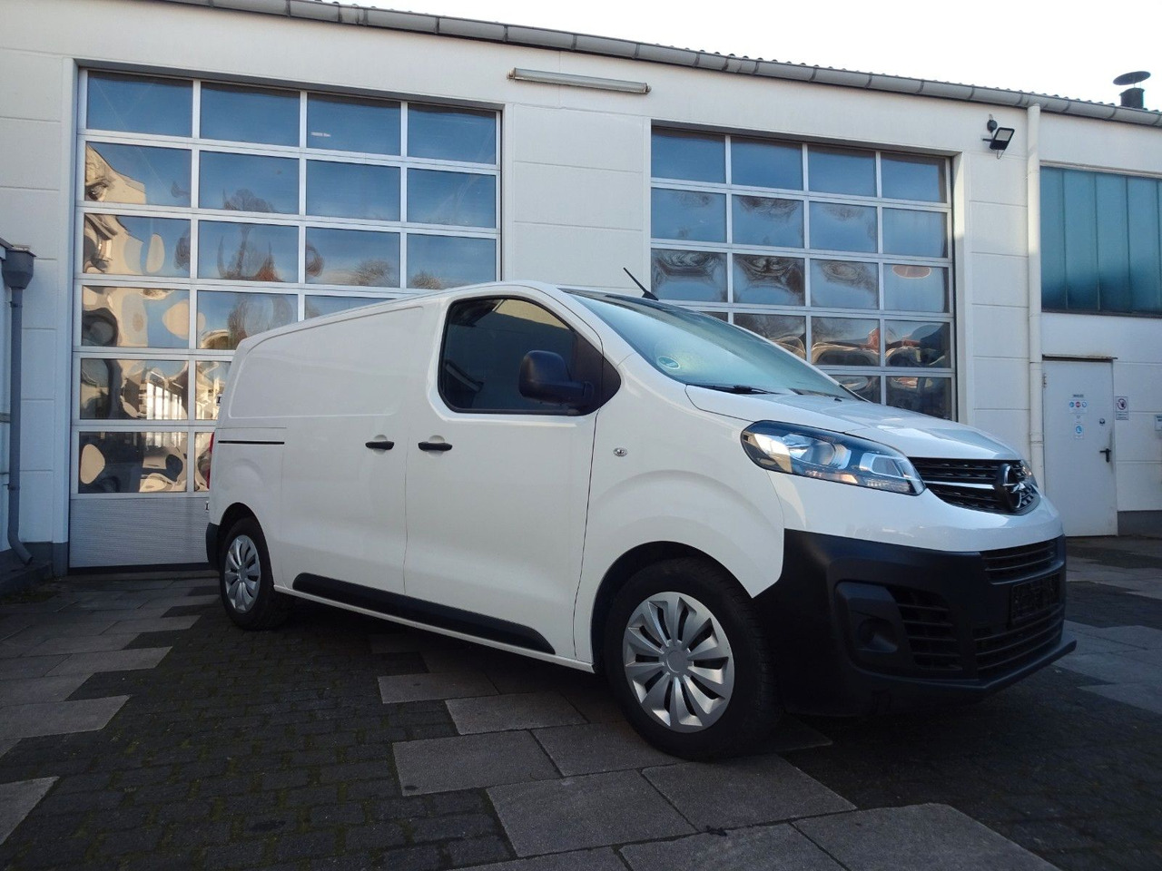 Opel Vivaro Kasten Edition M, L1H1, Klima, PDC - Persontransport: bild 3 Opel Vivaro Kasten Edition M, L1H1, Klima, PDC - Persontransport: bild 3