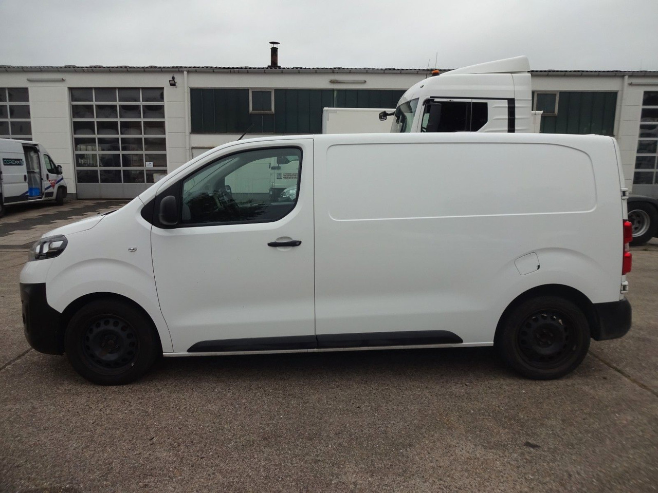 Opel Vivaro Kasten L1H1, Klima, PDC, - Små skåpbil: bild 3 Opel Vivaro Kasten L1H1, Klima, PDC, - Små skåpbil: bild 3