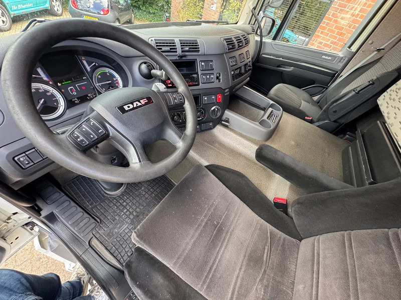DAF CF 370 4X2 Space Cab Side ACC APK 10/2025 NL Truck - Dragbil: bild 5 DAF CF 370 4X2 Space Cab Side ACC APK 10/2025 NL Truck - Dragbil: bild 5