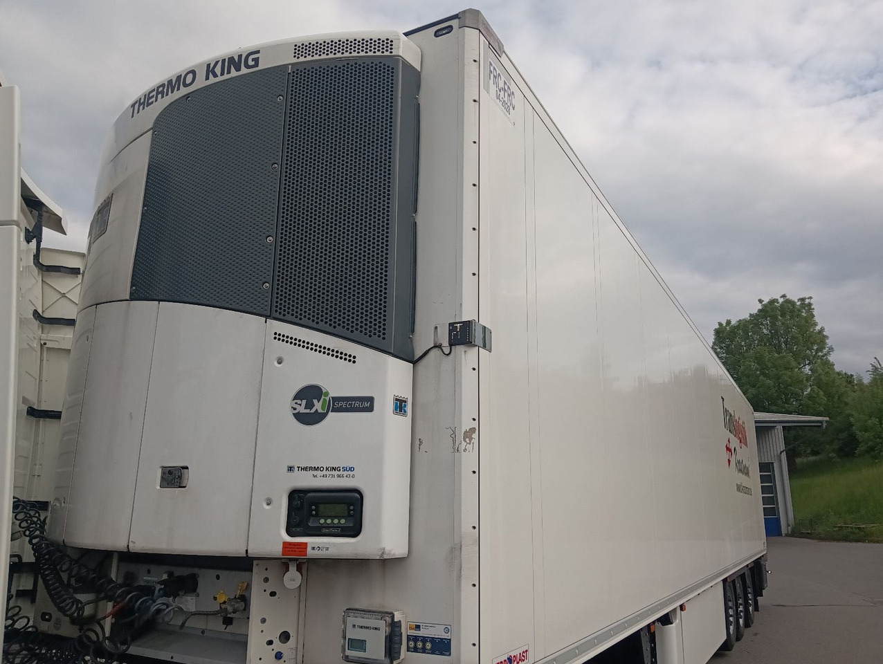 Schmitz Cargobull SKO24-FP45 Bi-Temp TK SLXi Spectrum Doppelst Blu - Skåp semitrailer: bild 1 Schmitz Cargobull SKO24-FP45 Bi-Temp TK SLXi Spectrum Doppelst Blu - Skåp semitrailer: bild 1