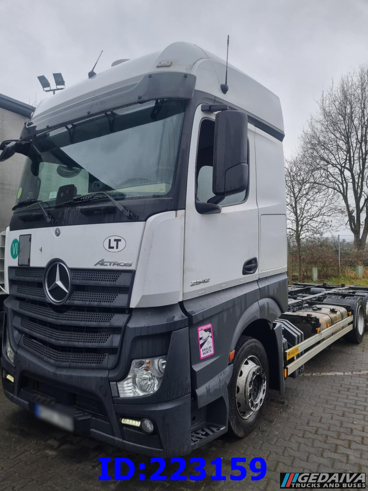 MERCEDES-BENZ Actros 2542 BDF 6x2 Euro6 - Chassi lastbil: bild 2 MERCEDES-BENZ Actros 2542 BDF 6x2 Euro6 - Chassi lastbil: bild 2