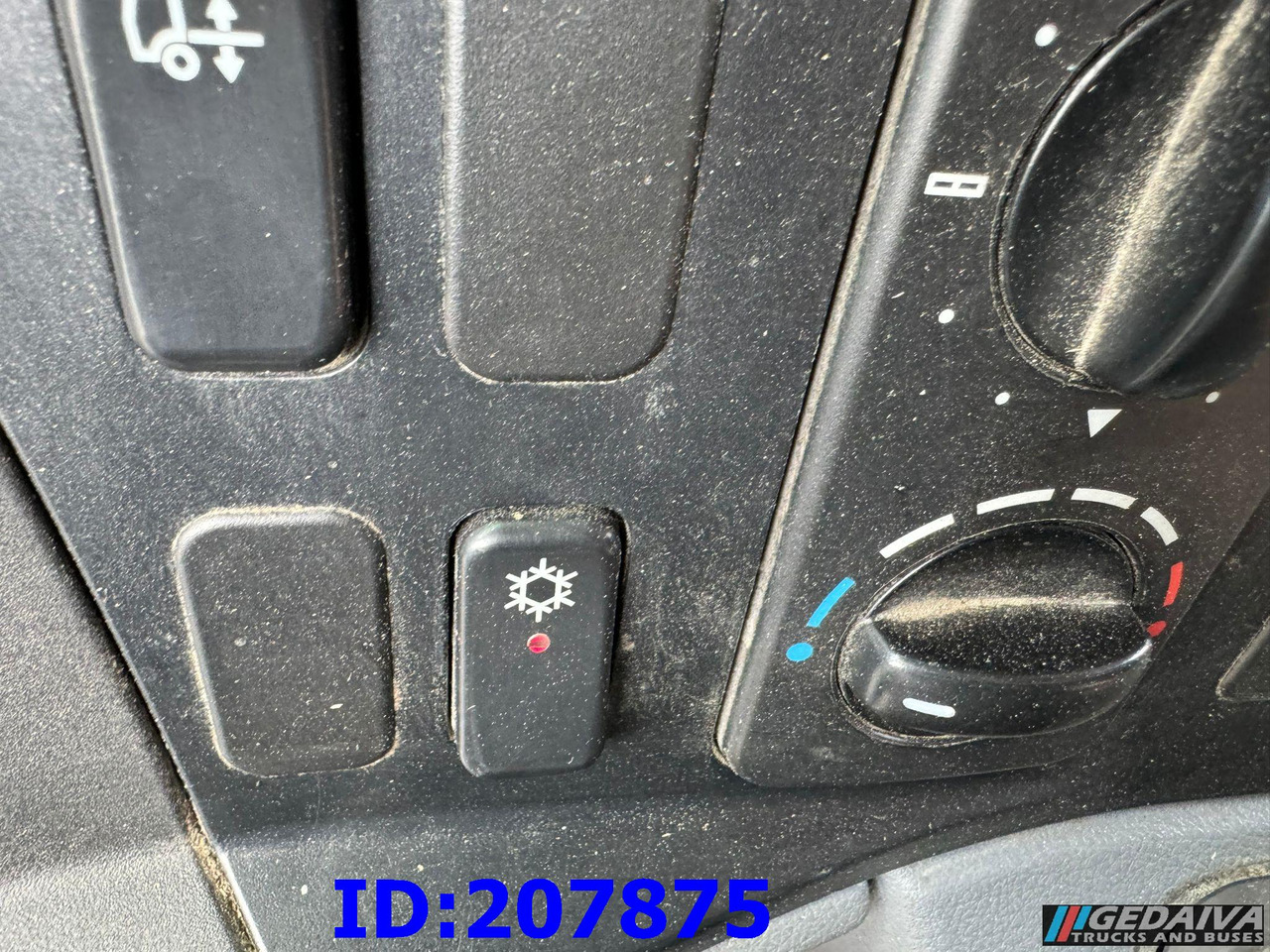 Isotermiska lastbil MERCEDES-BENZ Axor 1829 - Euro5 - Manual: bild 12