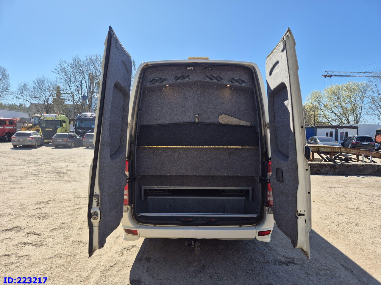 MERCEDES-BENZ Sprinter 518 VIP Prostyle 17-Place (Motor defekt) - Turistbuss: bild 5 MERCEDES-BENZ Sprinter 518 VIP Prostyle 17-Place (Motor defekt) - Turistbuss: bild 5
