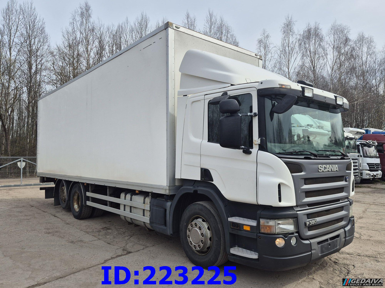 SCANIA P380 6x2 Open side box - Lastbil med skåp: bild 4 SCANIA P380 6x2 Open side box - Lastbil med skåp: bild 4
