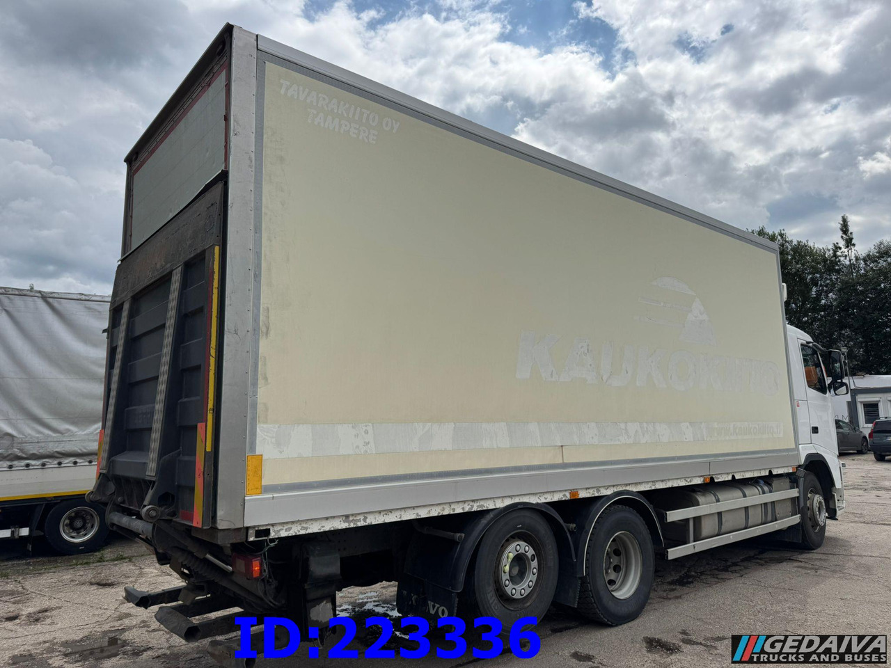 VOLVO FH13 460HP 6x2 OPEN SIDE BOX - Lastbil med skåp: bild 5 VOLVO FH13 460HP 6x2 OPEN SIDE BOX - Lastbil med skåp: bild 5