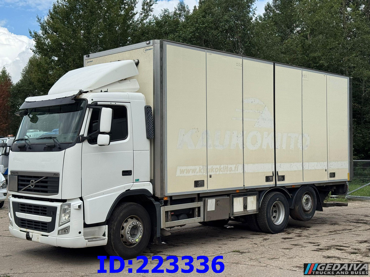 VOLVO FH13 460HP 6x2 OPEN SIDE BOX - Lastbil med skåp: bild 1 VOLVO FH13 460HP 6x2 OPEN SIDE BOX - Lastbil med skåp: bild 1
