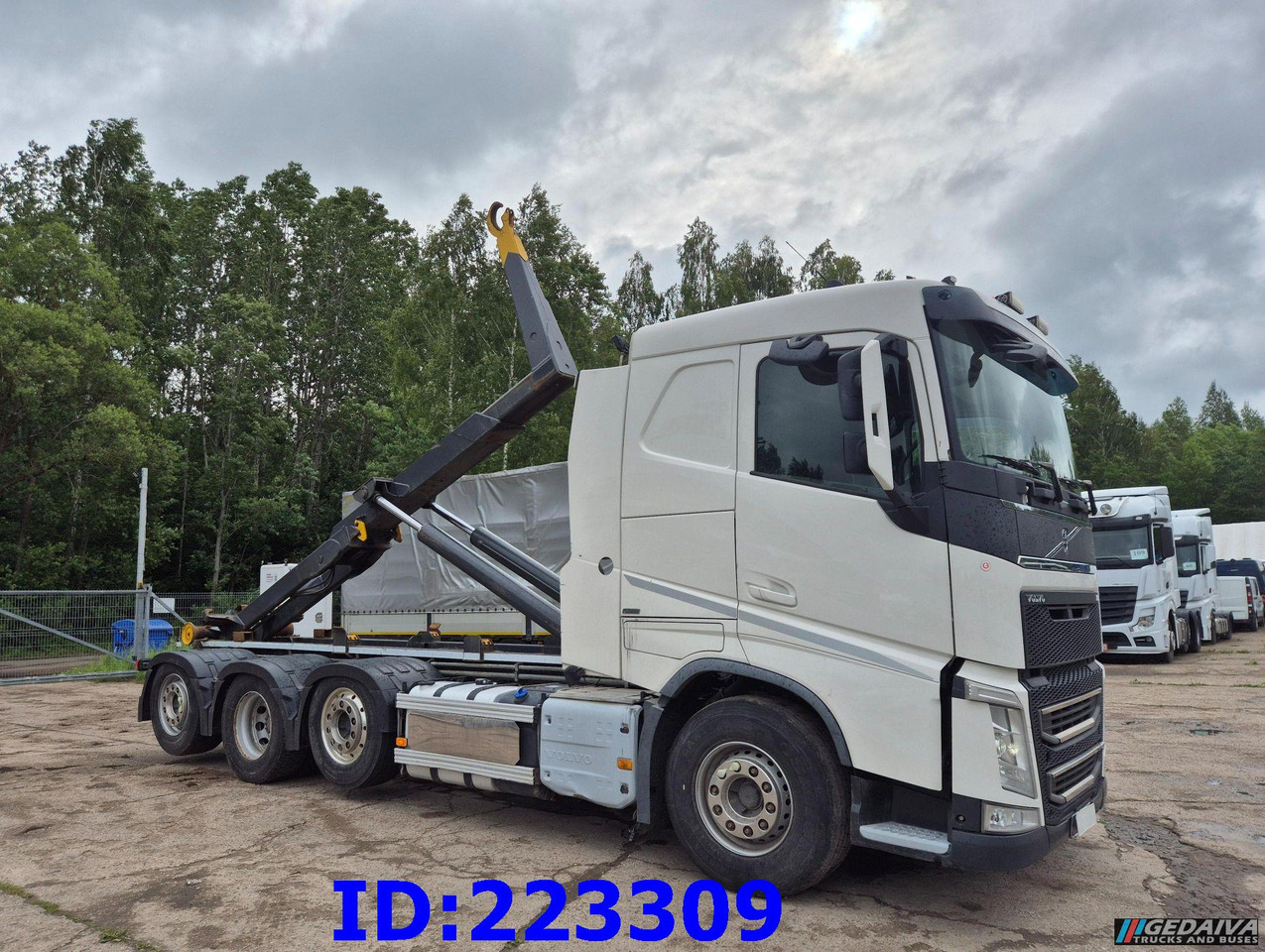 VOLVO FH13 540HP 8x2 Hook lift (2axles steering - 2 axles lifting) - Lastväxlare lastbil: bild 4 VOLVO FH13 540HP 8x2 Hook lift (2axles steering - 2 axles lifting) - Lastväxlare lastbil: bild 4