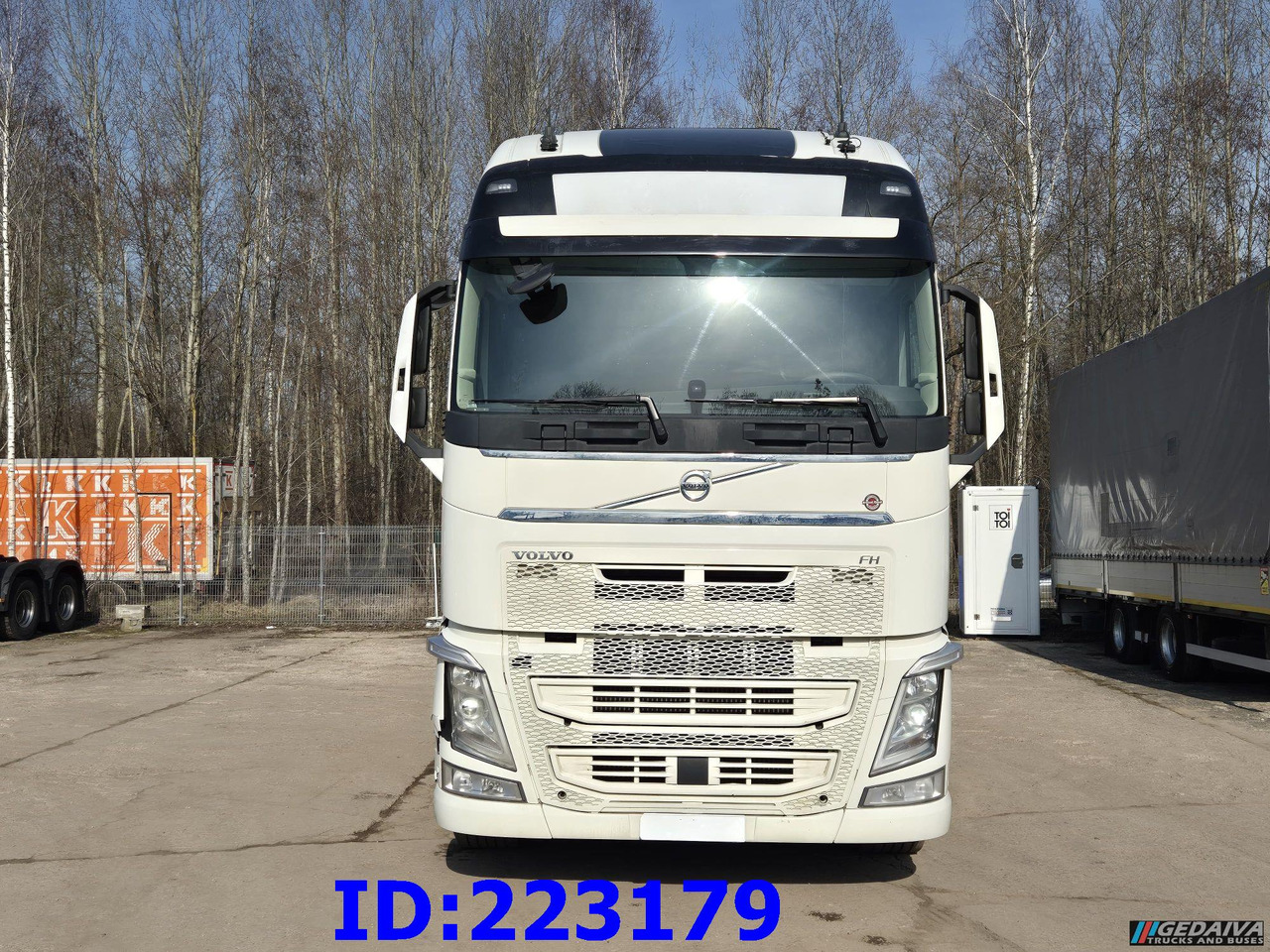VOLVO FH13 540HP BDF 8X4 (Steering axel) - Containerbil/ Växelflak lastbil: bild 2 VOLVO FH13 540HP BDF 8X4 (Steering axel) - Containerbil/ Växelflak lastbil: bild 2