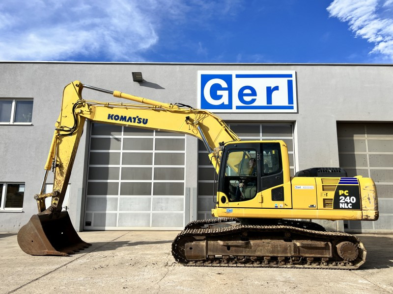 Komatsu PC 240-8 NLC (110815) - Bandgrävare: bild 1 Komatsu PC 240-8 NLC (110815) - Bandgrävare: bild 1