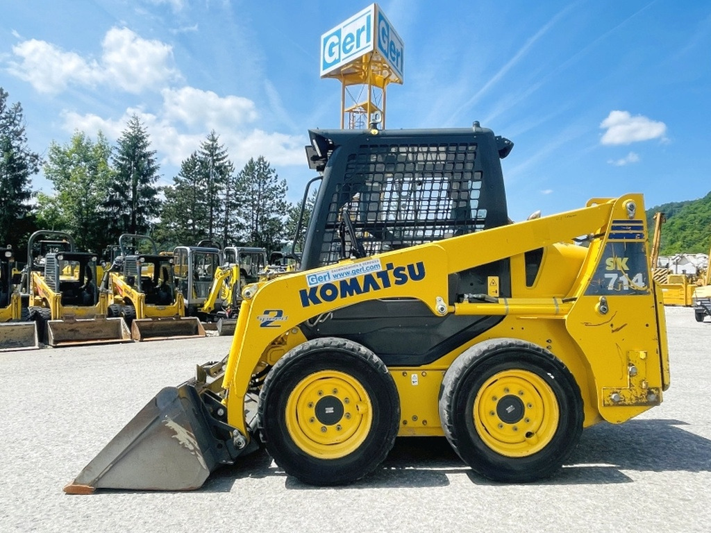 Komatsu SK714 (4012) - Kompaktlastare/ Slirstyrda lastare: bild 1 Komatsu SK714 (4012) - Kompaktlastare/ Slirstyrda lastare: bild 1