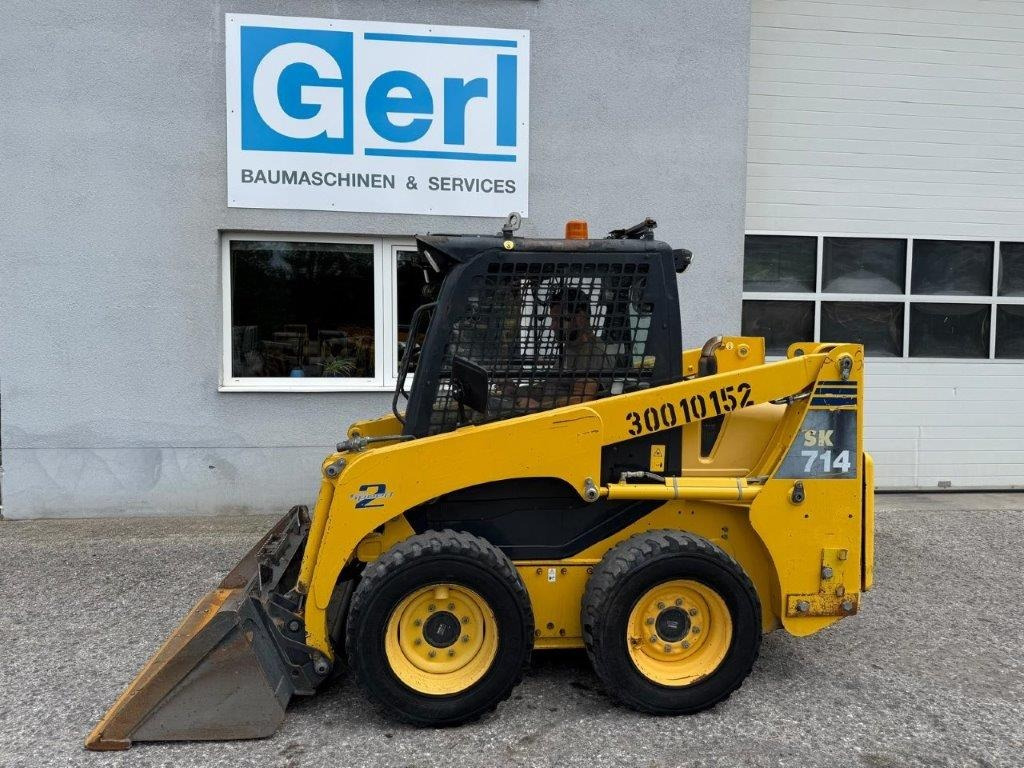 Komatsu SK714-5 (4026) - Kompaktlastare/ Slirstyrda lastare: bild 2 Komatsu SK714-5 (4026) - Kompaktlastare/ Slirstyrda lastare: bild 2