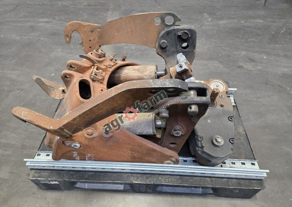 TUZ, przedni podnośnik, WOM VALTRA T234 - Tillbehör: bild 1 TUZ, przedni podnośnik, WOM VALTRA T234 - Tillbehör: bild 1