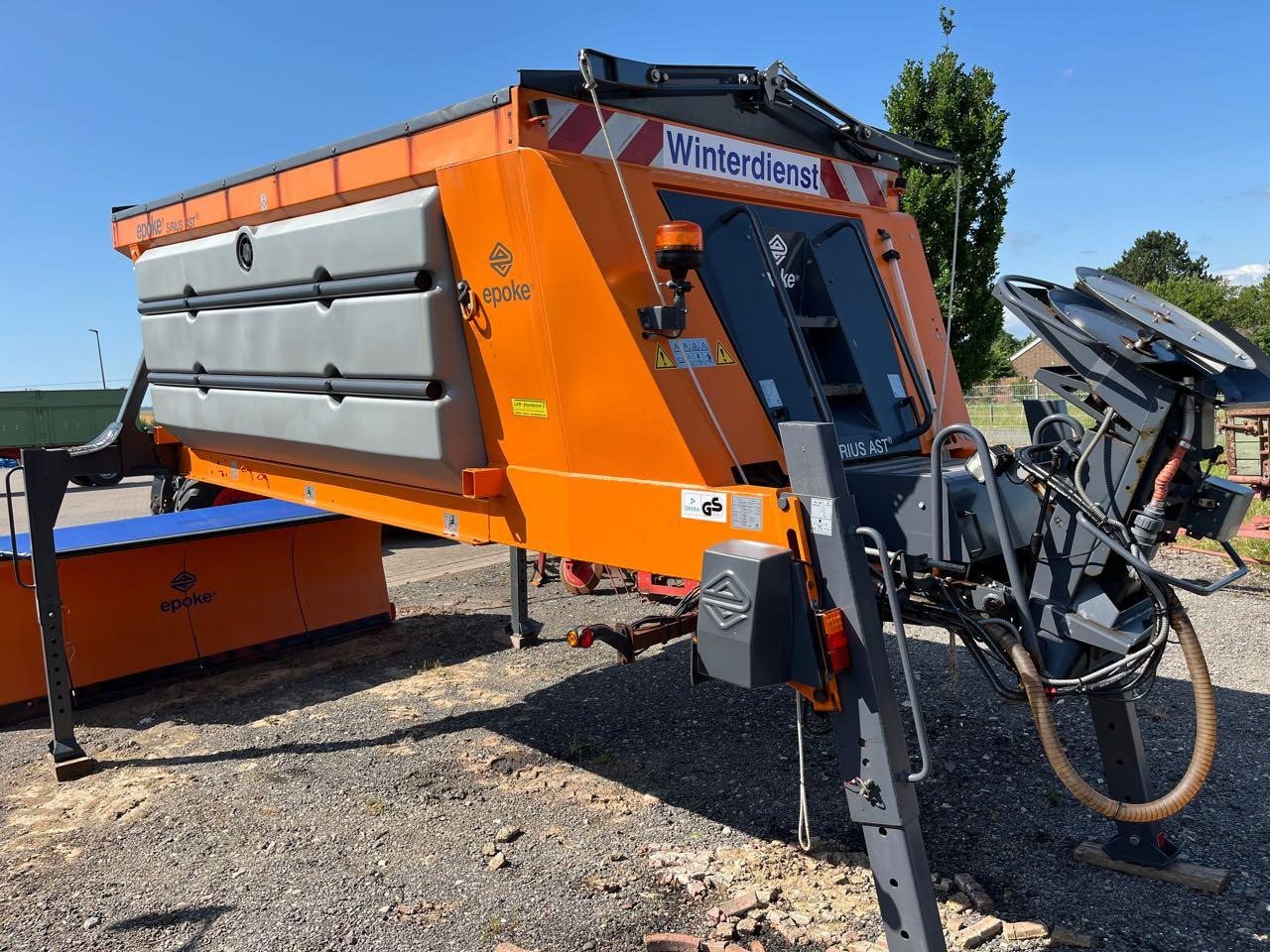 EPOKE Sirius A.S.T.SH 3800 - Sand-/ Saltspridare: bild 2 EPOKE Sirius A.S.T.SH 3800 - Sand-/ Saltspridare: bild 2