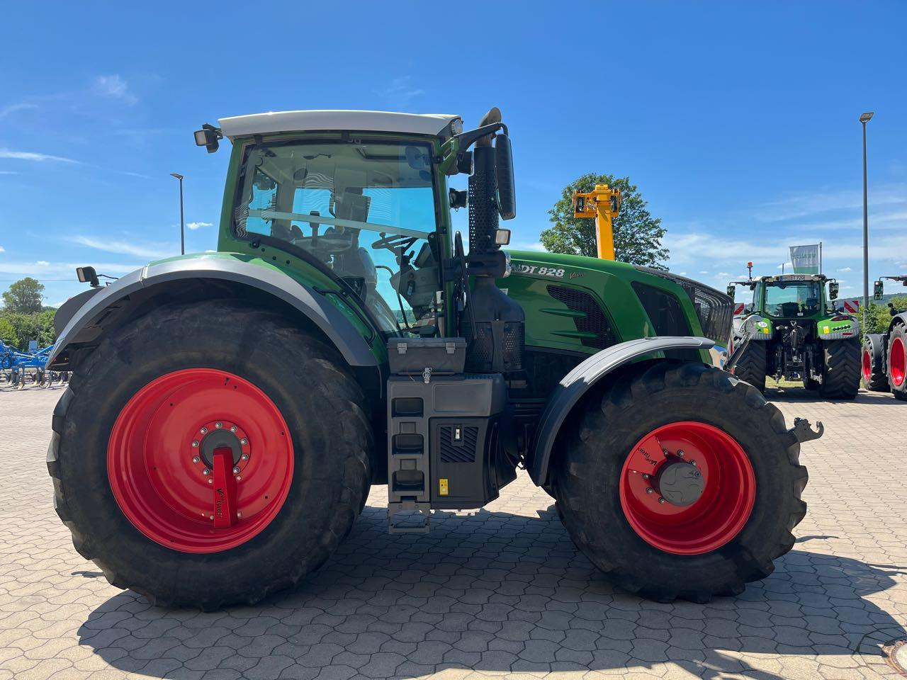 Fendt 828 Vario S4 ProfiPlus - Traktor: bild 2 Fendt 828 Vario S4 ProfiPlus - Traktor: bild 2