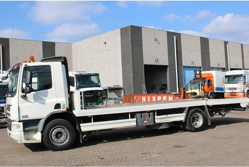 DAF CF 75.410 + HYDROLIC PLATFORM + EURO 5 + REMOTE + MANUAL - Biltransportbil lastbil: bild 3 DAF CF 75.410 + HYDROLIC PLATFORM + EURO 5 + REMOTE + MANUAL - Biltransportbil lastbil: bild 3