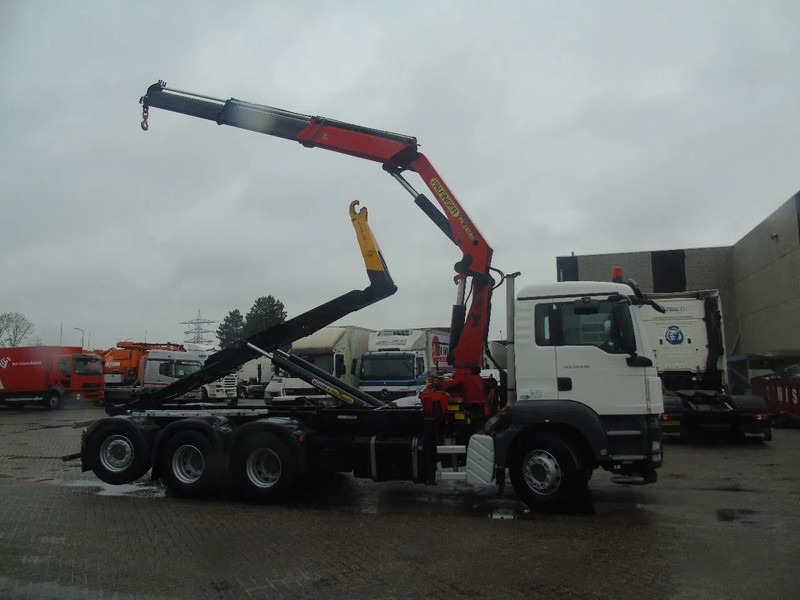MAN TGS 35.440 + PALFINGER 24500 + 8X4 + EURO 5 + REMOTE - Lastväxlare lastbil, Kranbil: bild 4 MAN TGS 35.440 + PALFINGER 24500 + 8X4 + EURO 5 + REMOTE - Lastväxlare lastbil, Kranbil: bild 4