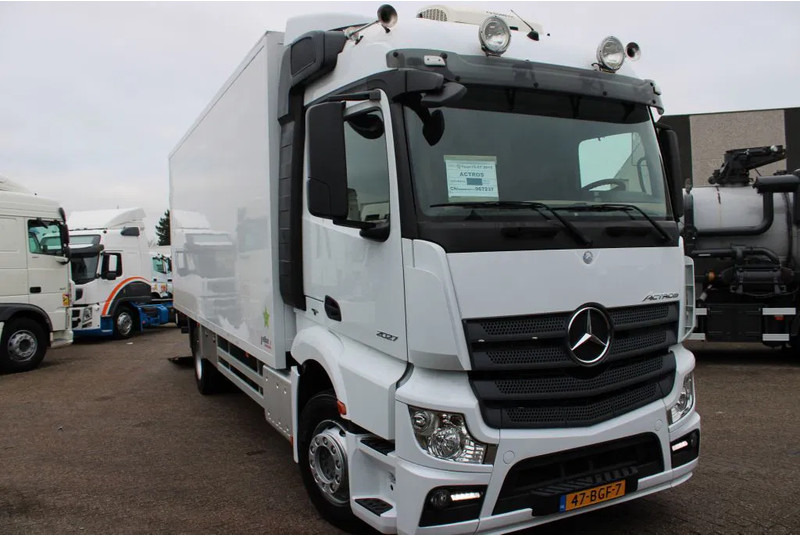 Mercedes-Benz Actros 1927 + EURO 6 + LIFT - Lastbil med skåp: bild 3 Mercedes-Benz Actros 1927 + EURO 6 + LIFT - Lastbil med skåp: bild 3