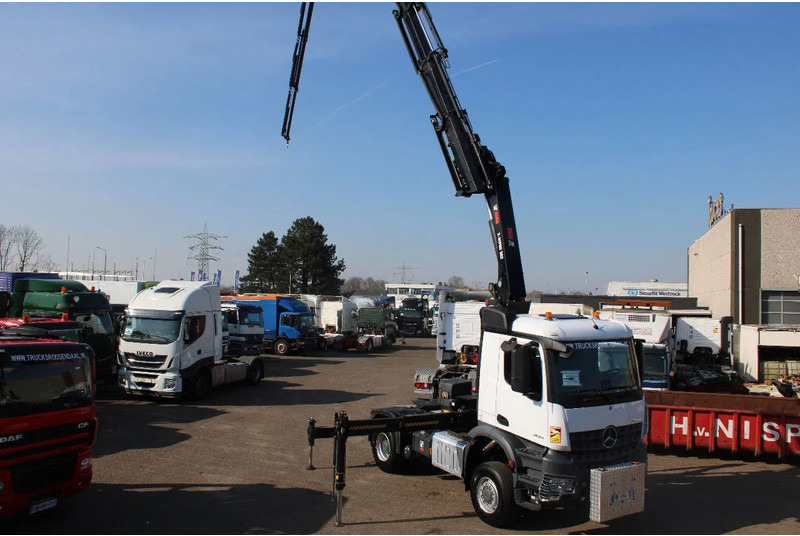 Mercedes-Benz Arocs 2051 + 4X4 + HIAB 302 E6 / JIB 70 X 4 + 10 EXTENTSIONS / NEW!! - Kranbil: bild 3 Mercedes-Benz Arocs 2051 + 4X4 + HIAB 302 E6 / JIB 70 X 4 + 10 EXTENTSIONS / NEW!! - Kranbil: bild 3