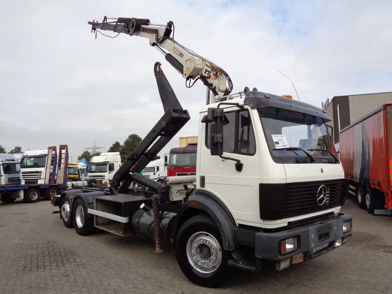 Mercedes-Benz SK 2433 SK 2433 + Semi-Auto + PTO + PM Serie 14 Crane + 3 pedals - Kranbil: bild 3 Mercedes-Benz SK 2433 SK 2433 + Semi-Auto + PTO + PM Serie 14 Crane + 3 pedals - Kranbil: bild 3