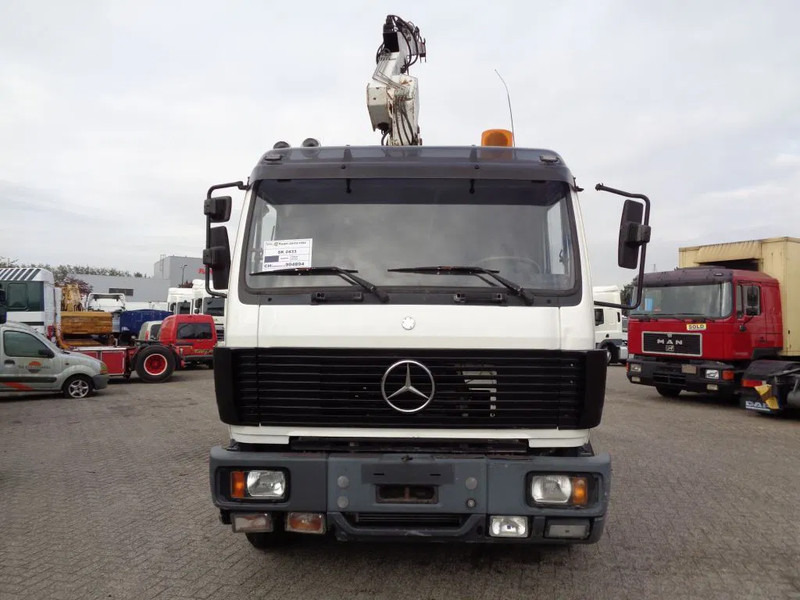 Mercedes-Benz SK 2433 SK 2433 + Semi-Auto + PTO + PM Serie 14 Crane + 3 pedals - Kranbil: bild 2 Mercedes-Benz SK 2433 SK 2433 + Semi-Auto + PTO + PM Serie 14 Crane + 3 pedals - Kranbil: bild 2