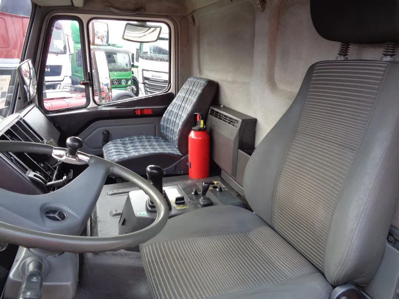 Mercedes-Benz SK 2433 SK 2433 + Semi-Auto + PTO + PM Serie 14 Crane + 3 pedals - Kranbil: bild 4 Mercedes-Benz SK 2433 SK 2433 + Semi-Auto + PTO + PM Serie 14 Crane + 3 pedals - Kranbil: bild 4